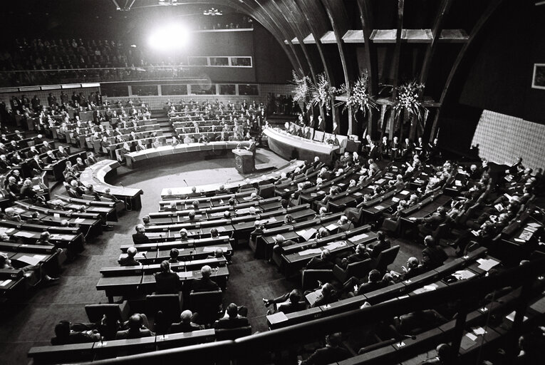 Photo 2 : France's President Valery GISCARD d'ESTAING inaugurates the "Palais de l'Europe"