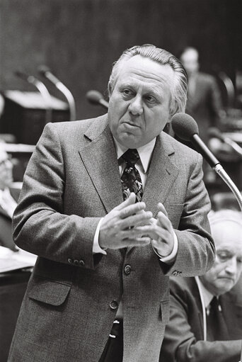 Commission Jenkins in plenary session in Luxembourg on January 1977