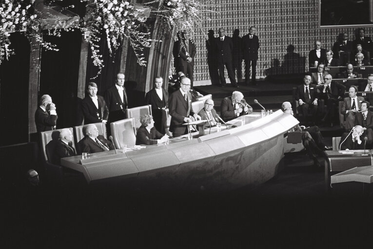 Photo 3 : France's President Valery GISCARD d'ESTAING inaugurates the "Palais de l'Europe"