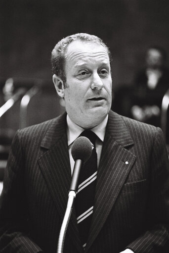 Commission Jenkins in plenary session in Luxembourg on January 1977