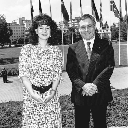 Fotografija 7: MEP Kenneth COLLINS meets with guest at the European Parliament in Strasbourg