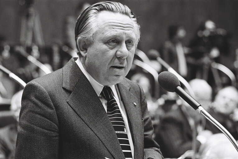 Commission Jenkins in plenary session in Luxembourg on January 1977