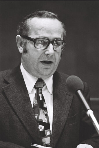 Commission Jenkins in plenary session in Luxembourg on January 1977