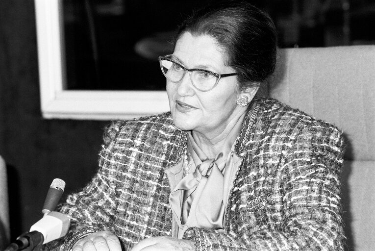 Suriet 2: Press conference in Strasbourg in April 1990