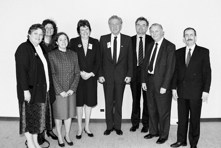 Fotagrafa 13: MEPs Imelda READ, Christine CRAWLEY, Christine ODDY, Richard BALFE, Michael ELLIOTT and Wayne DAVID meets with guests at the European Parliament in Brussels