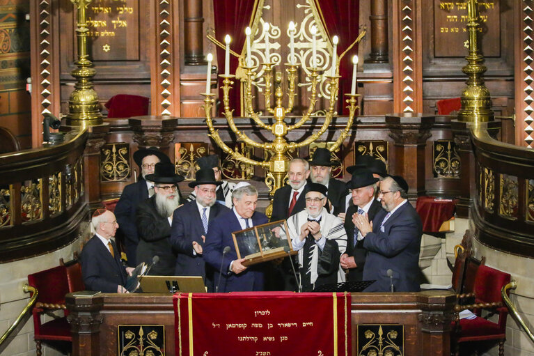 Fotogrāfija 16: Lord Jakobovits Prize of European Jewry