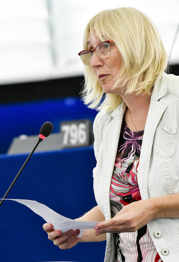 Photo 10 : EP Plenary session - Odometer manipulation in motor vehicles: revision of the EU legal framework