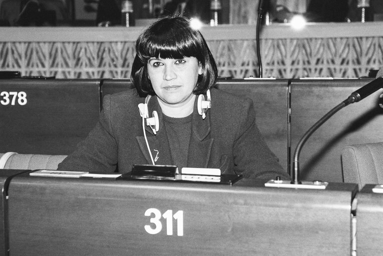 Photo 25: MEP Pasqualina NAPOLETANO during a plenary session in Strasbourg in April 1990.