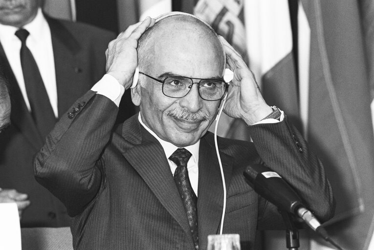 Fotografia 1: King HUSSEIN of Jordan during a meeting in Strasbourg in September 1991.