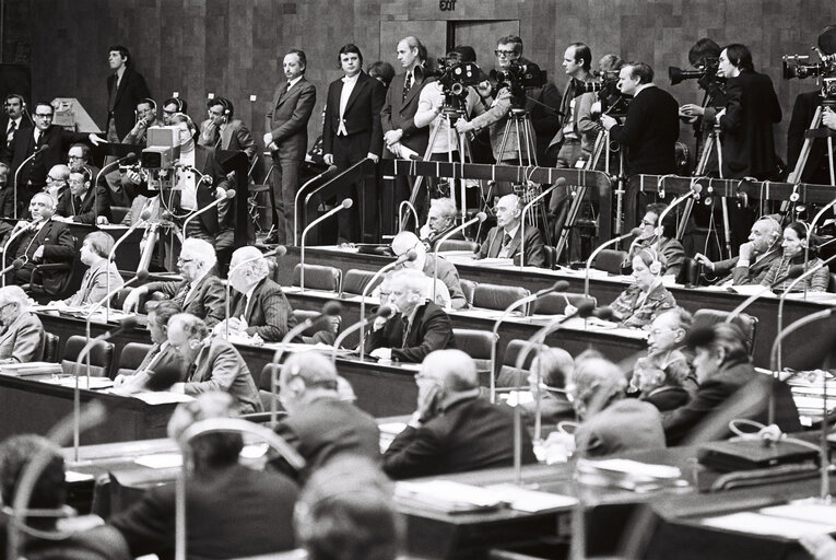 Commission Jenkins in plenary session in Luxembourg on January 1977