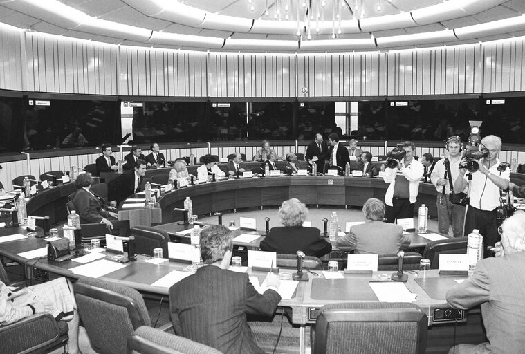 Photo 7: Meeting with the representatives of Balkans countries parliaments in Strasbourg in September 1991.