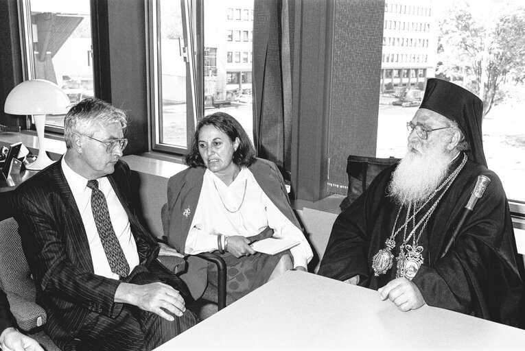 Nuotrauka 3: MEP Jaak VANDEMEULEBROUCKE meets with Archbishop at the EP in Strasbourg