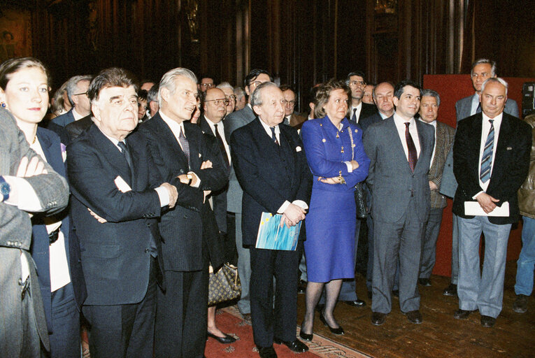 Enrique BARON CRESPO - EP President meets with Mayor of Brussels at the City Hall