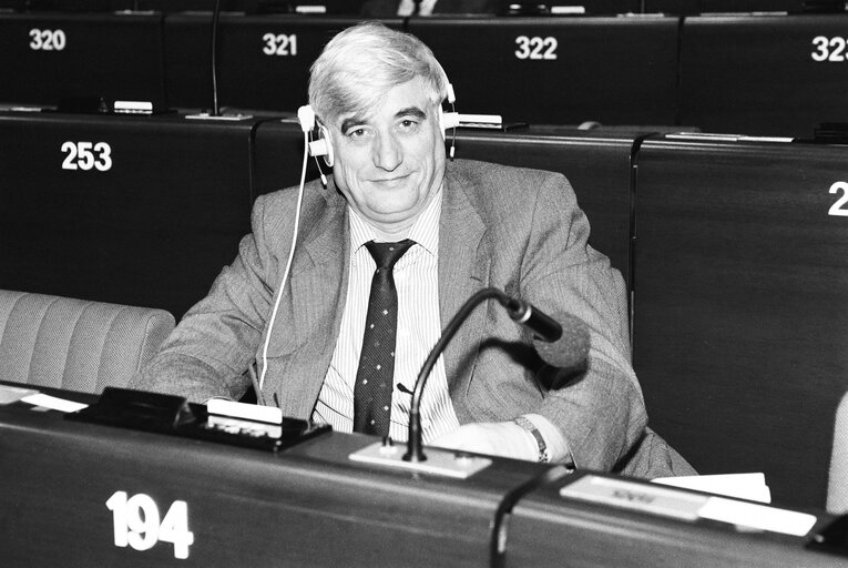 MEP Alexander FALCONER during a plenary session in Strasbourg in April 1990.