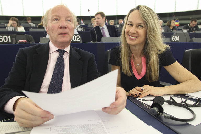 Снимка 10: MEPs Brice HORTEFEUX and Constance LE GRIP attend a plenary session in Strasbourg - Week 16  2013