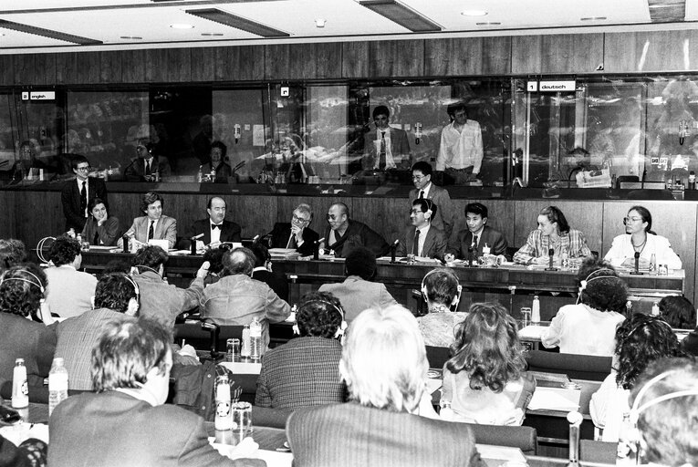 Fotografi 28: Visit of HH the Dalai Lama to the EP in Brussels in April 1990