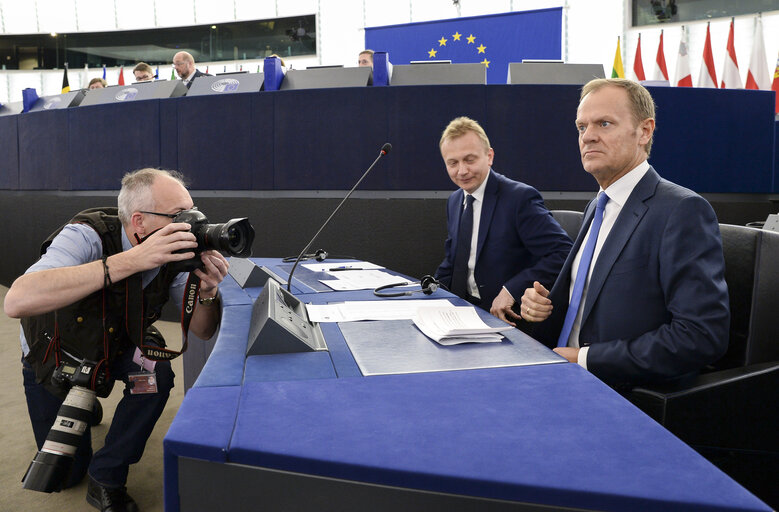 Foto 9: Report of the extraordinary European Council meeting (23 April 2015) - The latest tragedies in the Mediterranean and EU migration and asylum policies  European Council and Commission statements