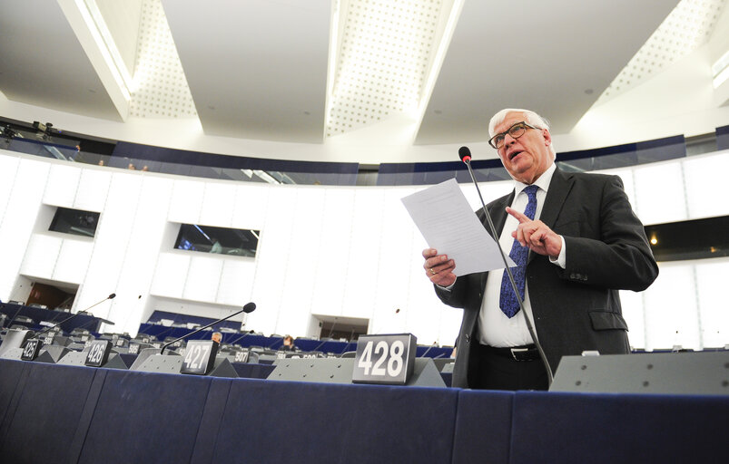 Снимка 11: Plenary Session week 41 2015 in Strasbourg  Statement by the Vice-President of the Commission/High Representative of the Union for Foreign Affairs and Security Policy - Situation in Syria    Statement by the Vice-President of the Commission/High Representative of the Union for Foreign Affairs and Security Policy - Situation in Turkey