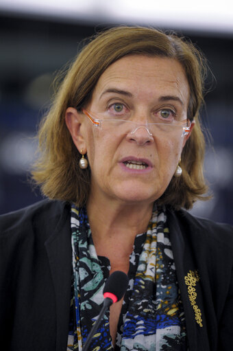 Fotografie 30: Plenary session week 41 2015 in Strasbourg  Oral question - Emission measurements in the automotive sector  Commission: O-000113/2015 [ENVI, IMCO, ITRE, TRAN]  Statement by the Vice-President of the Commission/High Representative of the Union for Foreign Affairs and Security Policy - Situation in Libya  Oral question - The death penalty  Council: O-000103/2015 [AFET]