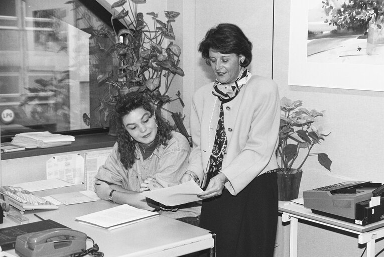 MEP Ria OOMEN RUIJTEN with her assistant