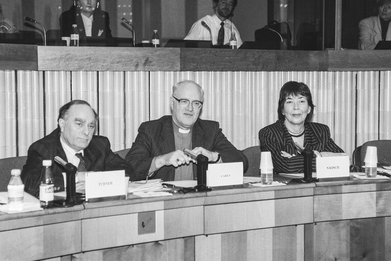 Photo 5 : George Carey, Archibischop of Canterbury at a meeting of the Committee on Civil Liberties and Internal Affairs