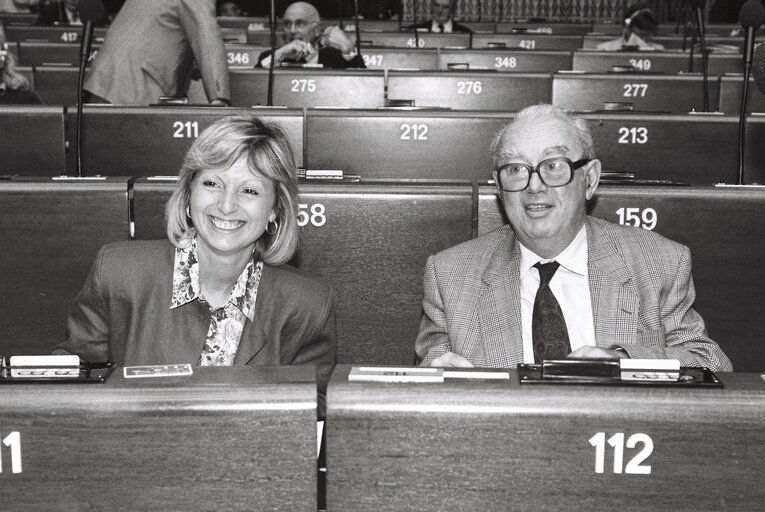 Foto 4: Anne ANDRE and Jean DEFRAIGNE in Plenary Session in Strasbourg - june 1992