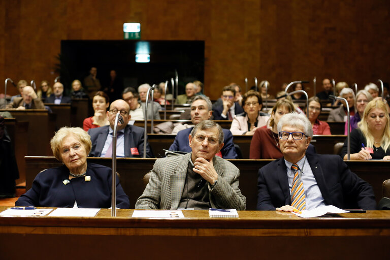 Photo 11 : Roundtable on First hemicycle of the European Parliament in Luxembourg