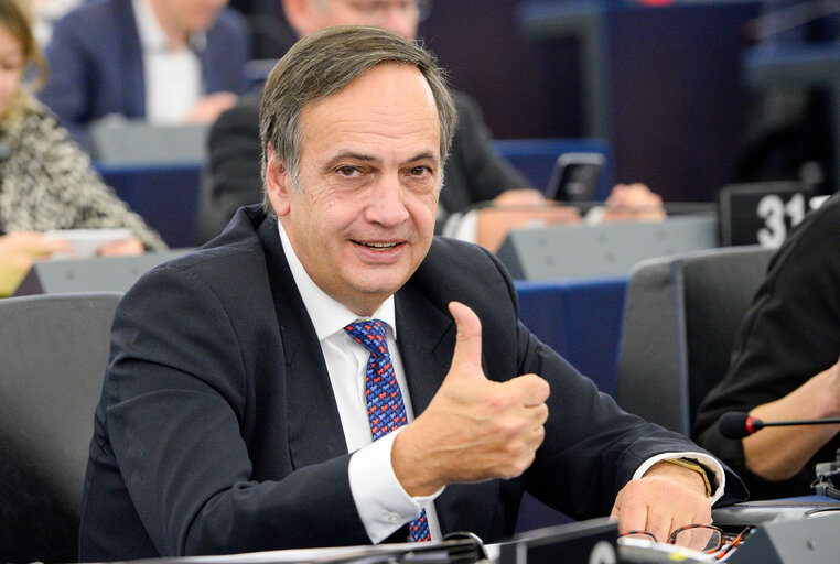 Fotografia 2: Knut FLECKENSTEIN in plenary session week 50 2016 in Strasbourg