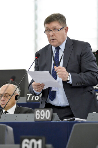 Fotografija 12: Plenary session week 51 2015 in Strasbourg    Completing Europe s Economic and Monetary Union   Oral question