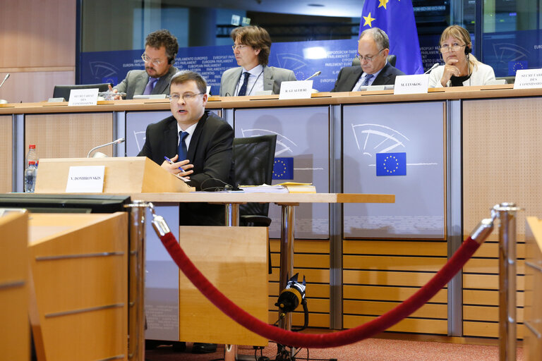 Fotografija 14: Hearing of Commissioner-designate for Euro and Social Dialogue   ECON - EMPL