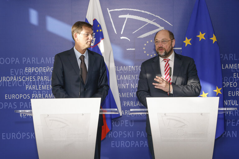 Fotogrāfija 12: Press Point following the meeting of Martin SCHULZ - EP President with Miroslav CERAR, Prime Minister of Slovenia