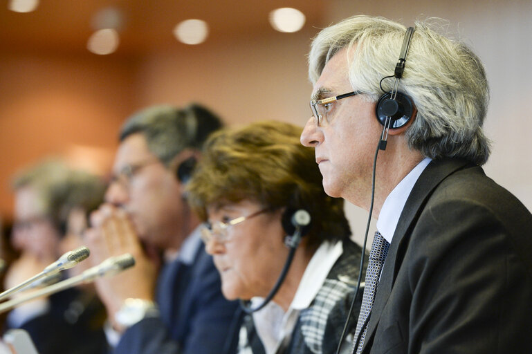 Fotogrāfija 2: ENVI Committee - Ebola crisis : Exchange of views with the WHO Regional Director for Europe