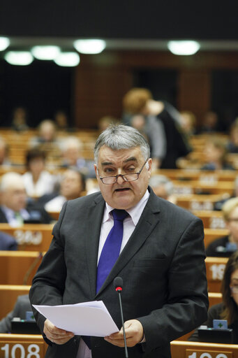 Billede 22: Plenary session in Brussels - week 46 2014 - EP President Opening of the Plenary: 25th anniversary of the fall of the Berlin wall.  Statement by the President