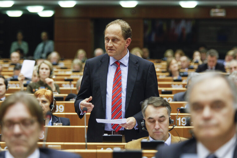 Billede 12: Plenary session in Brussels - week 46 2014 - EP President Opening of the Plenary: 25th anniversary of the fall of the Berlin wall.  Statement by the President