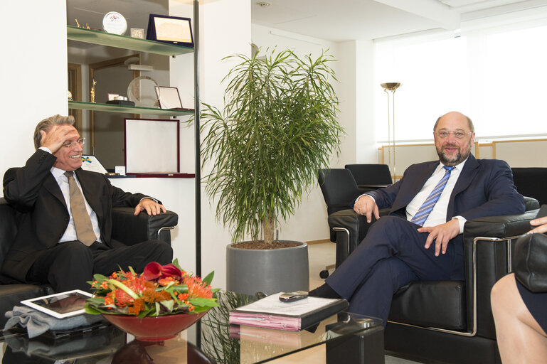 Foto 1: Martin SCHULZ - EP President meets with MEP Takis HADJIGEORGIOU