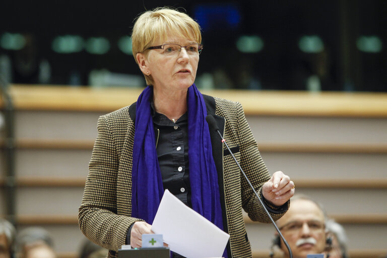 Billede 11: Plenary session in Brussels - week 46 2014 - EP President Opening of the Plenary: 25th anniversary of the fall of the Berlin wall.  Statement by the President