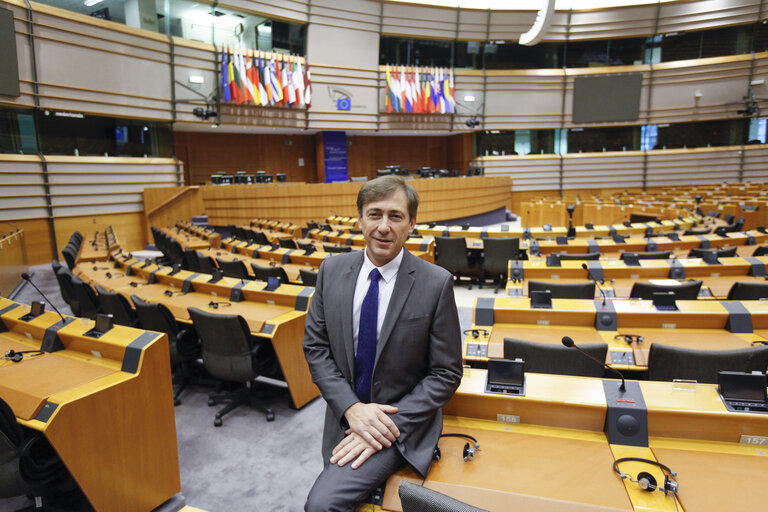 Fotografija 17: MEP Bernard MONOT at the European Parliament in Brussels