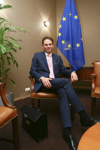 Fotografija 7: Arrival of Commissioner-designate for Jobs, Growth, Investment and Competitiveness