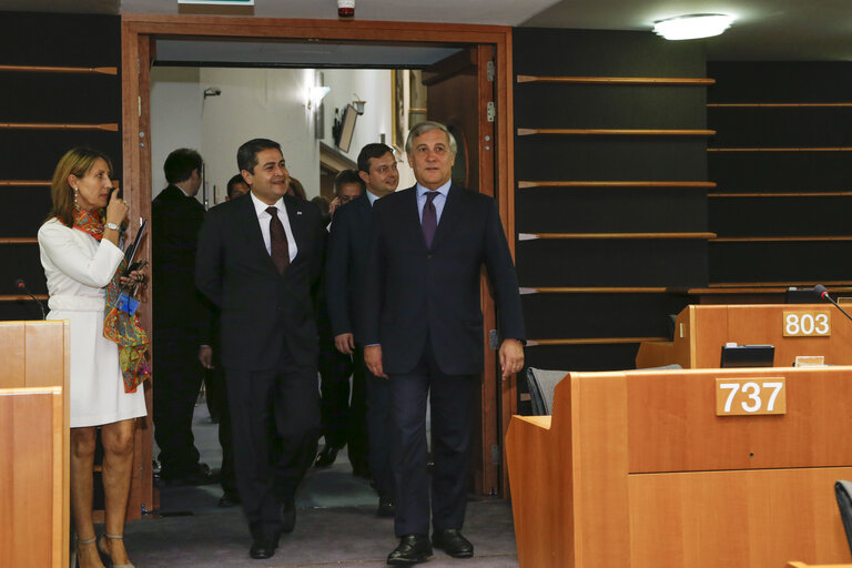 Valokuva 6: Visit of Juan Orlando HERNANDEZ, President of the Honduras to the European Parliament in Brussels