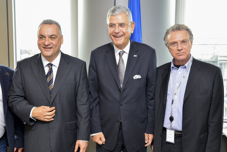 Fotografija 5: MEP Manolis KEFALOGIANNIS meets Volkan BOZKIR, minister for EU Affairs of Turkey