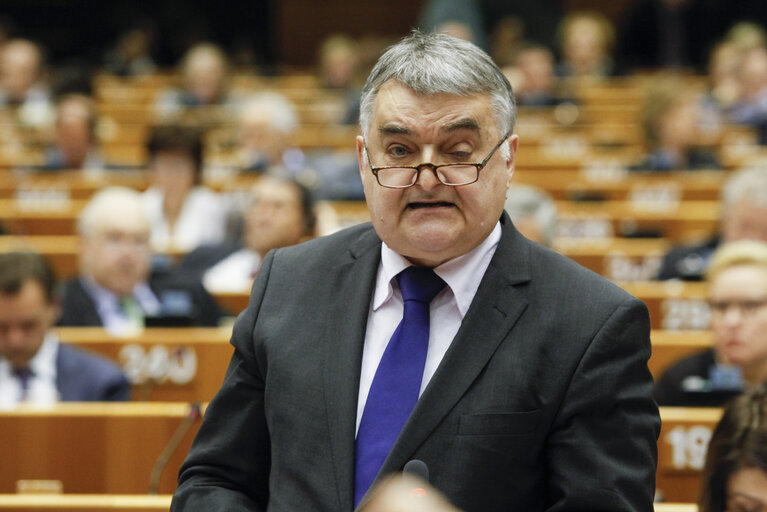 Billede 20: Plenary session in Brussels - week 46 2014 - EP President Opening of the Plenary: 25th anniversary of the fall of the Berlin wall.  Statement by the President