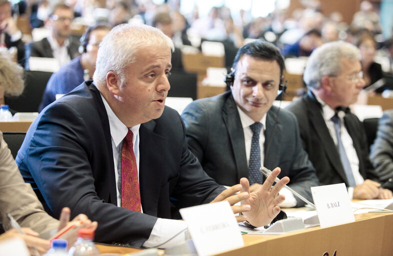 Fotografija 29: Hearing of Commissioner-designate for Euro and Social Dialogue - ECON - EMPL