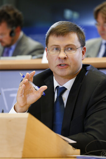 Fotografija 13: Hearing of Commissioner-designate for Euro and Social Dialogue   ECON - EMPL