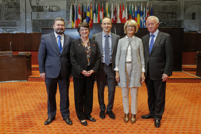 Photo 4 : Family pictures of the EP Quaestors