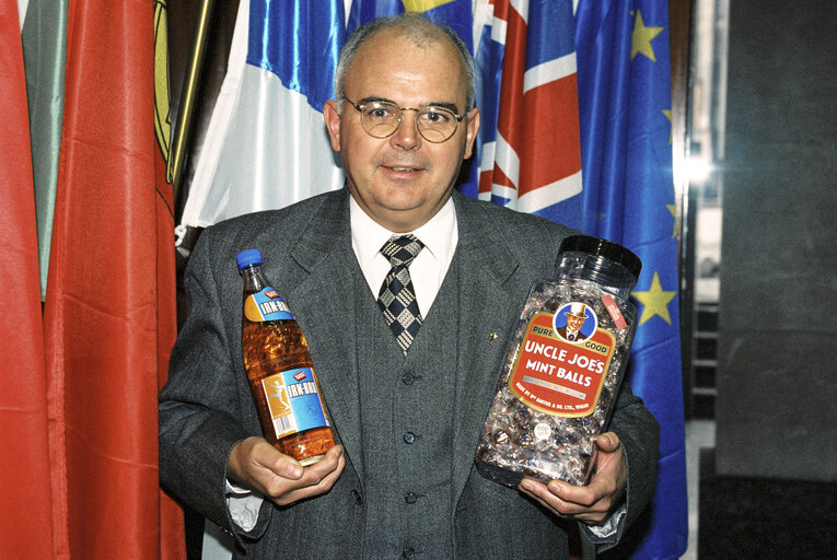 Fotó 9: MEP Terence WYNN at the European Parliament in Brussels