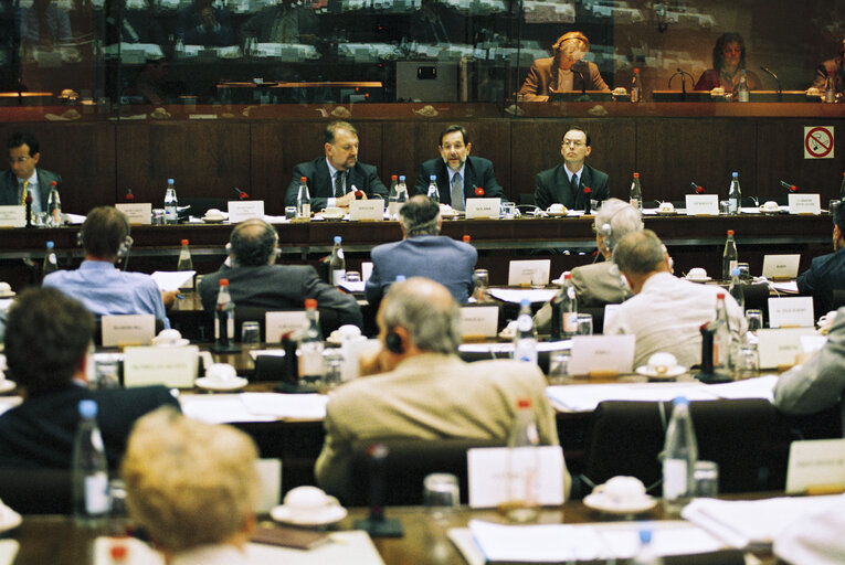 Fotografia 2: Committee Meeting: Exchange of views with Mr Javier SOLANA, NATO Secretary-General