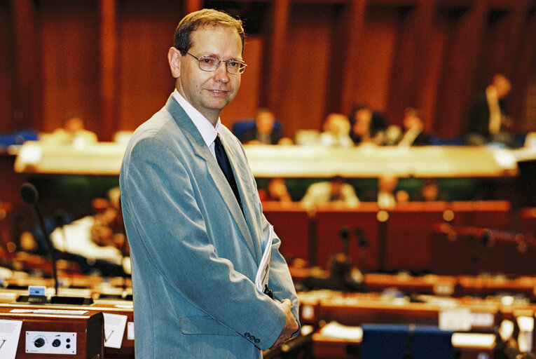 Foto 28: MEP Eric PINEL in Strasbourg