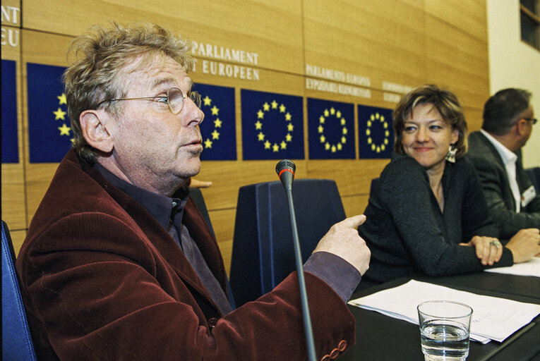 Foto 2: Meeting at the European Parliament