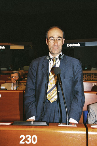 Fotografija 1: MEP Jean-Yves R.R. LE GALLOU at the European Parliament in Strasbourg