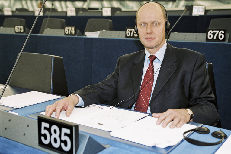 Foto 20: MEP Carl LANG at the European Parliament in Strasbourg